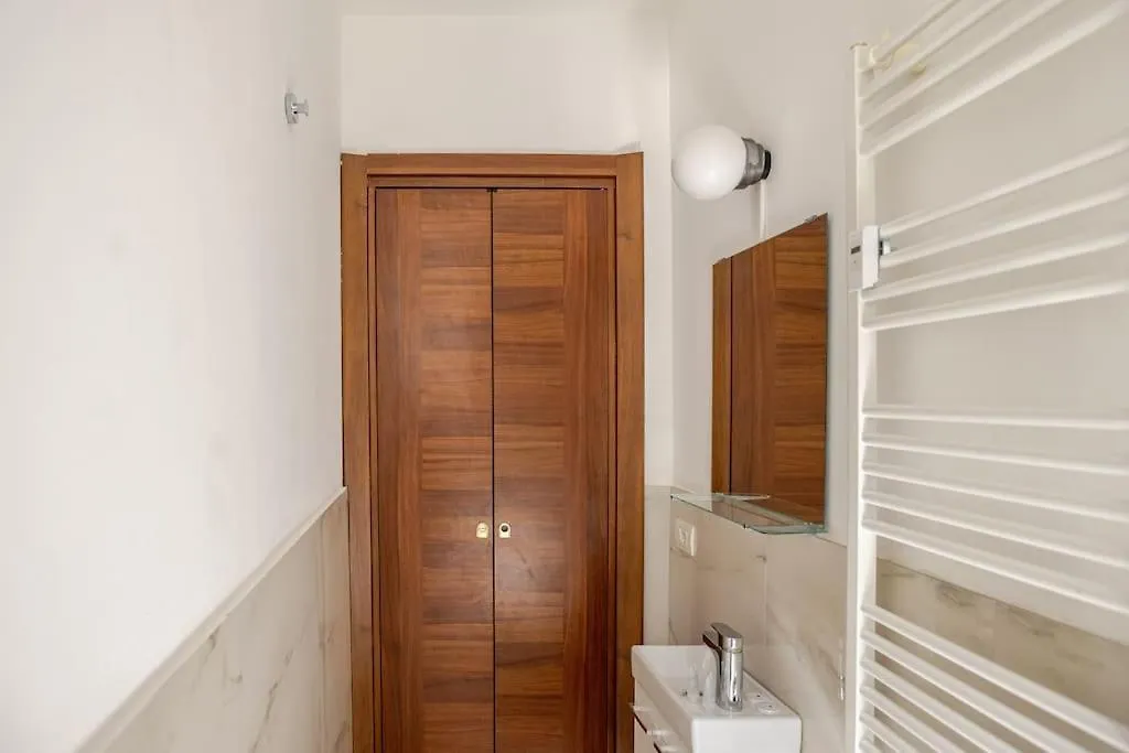 Isola - Strategic Apartment Milan